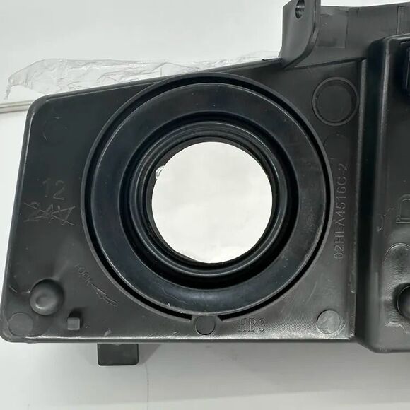 2003-06 Chevrolet Silverado Headlight Assembly Right Passenger Side Chrome Lens - Picture 9 of 11